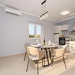 Maris Apartamento Tribalj