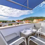 Maris Apartamento Tribalj