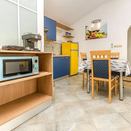 Apartman Maris *